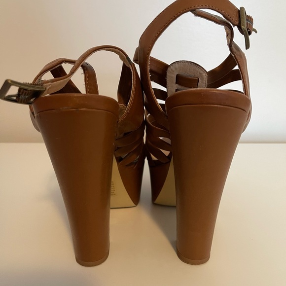 Steve Madden Glendael Caged Heel - Picture 5 of 11